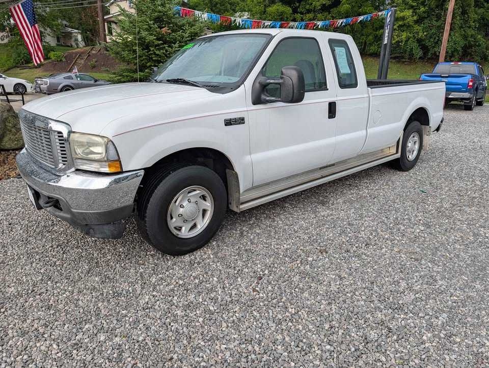Used 2004 Ford F250 2WD SuperCab Super Duty image 1