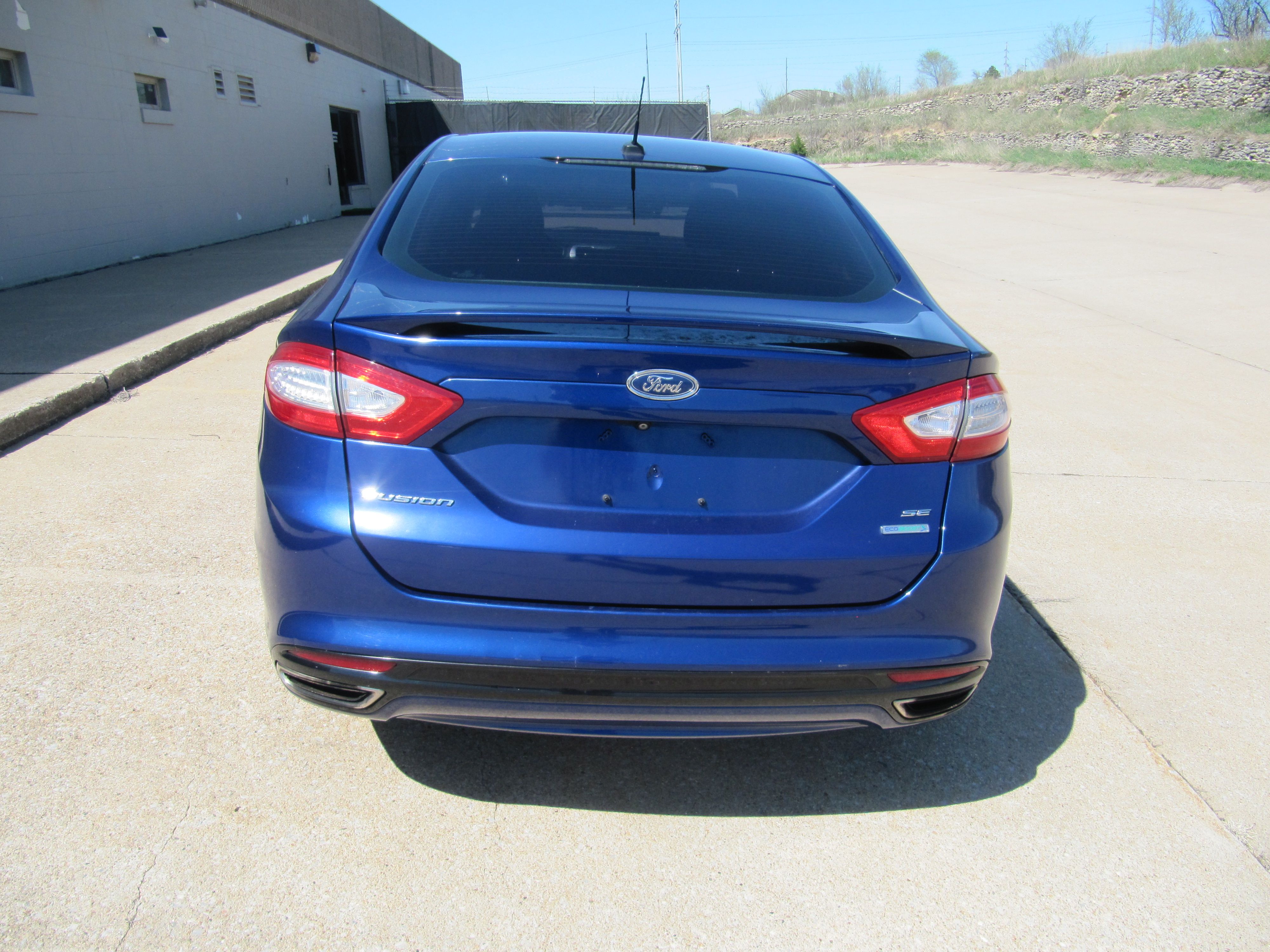 Used 2015 Ford Fusion SE FWD image 7