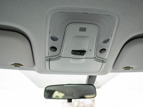 Used 2016 Toyota Prius image 33