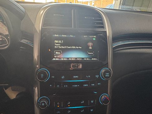 Used 2016 Chevrolet Malibu Limited LT image 15