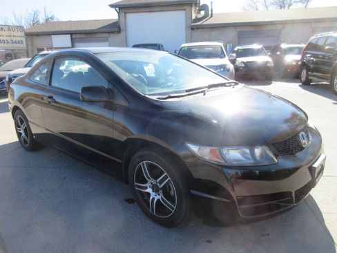 Used 2011 Honda Civic LX image 2