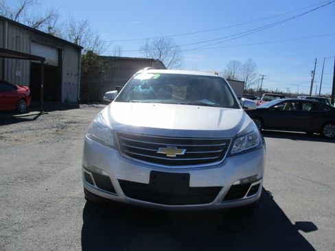Used 2013 Chevrolet Traverse LT image 3