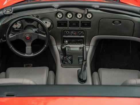 Used 1994 Dodge Viper RT/10 image 48