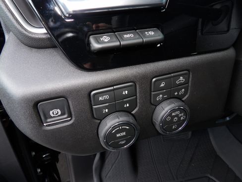 New 2026 Chevrolet Silverado 3500 LTZ image 22