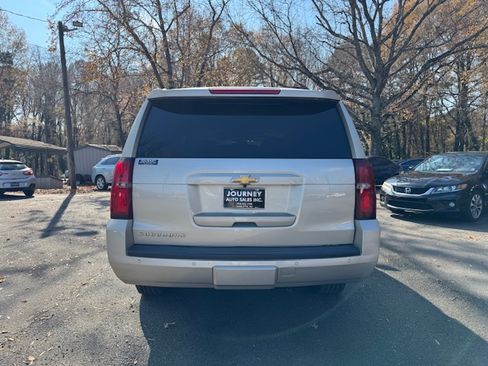 Used 2016 Chevrolet Suburban LT image 6