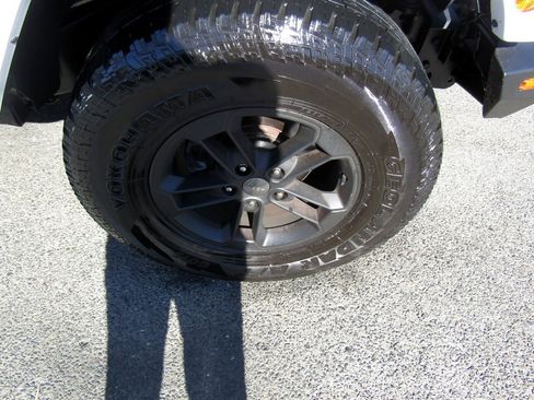 Used 2017 Jeep Wrangler Unlimited image 12