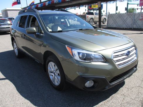 Used 2017 Subaru Outback 2.5i Premium Wagon 4D AWD/4WD image 15