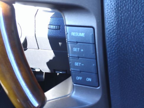 Used 2012 Lincoln Navigator 4WD image 27
