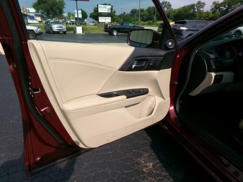Used 2013 Honda Accord EX-L Sedan image 9
