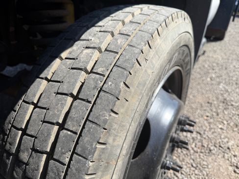 Used 2005 Ford F550 image 14