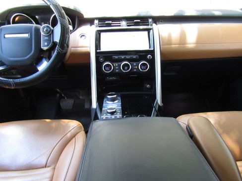 Used 2017 Land Rover Discovery HSE Luxury AWD/4WD image 15