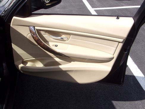 Used 2014 BMW 328i xDrive Wagon AWD/4WD image 31