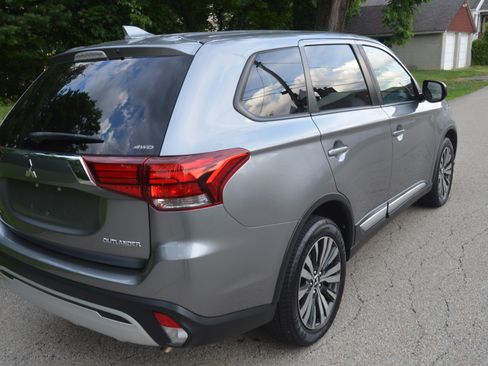 Used 2019 Mitsubishi Outlander 4WD ES image 5