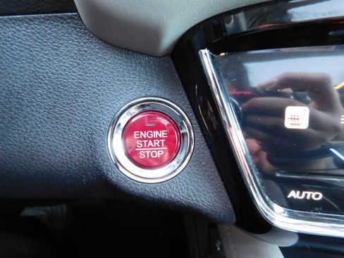 Used 2017 Honda HR-V EX image 14