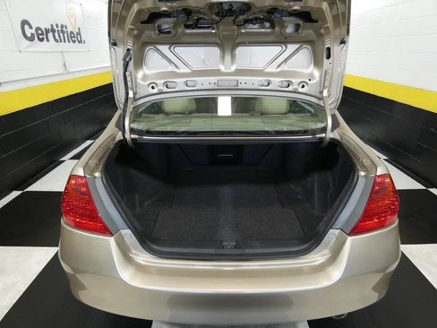 Used 2006 Honda Accord EX image 10