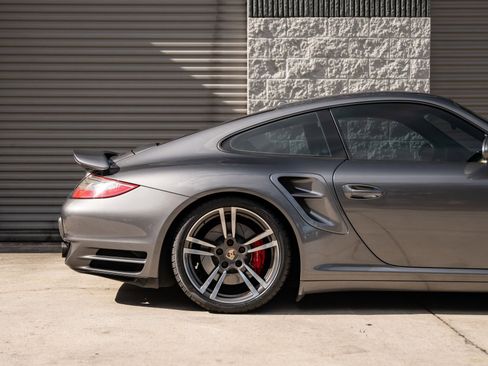 Used 2010 Porsche 911 Turbo image 18