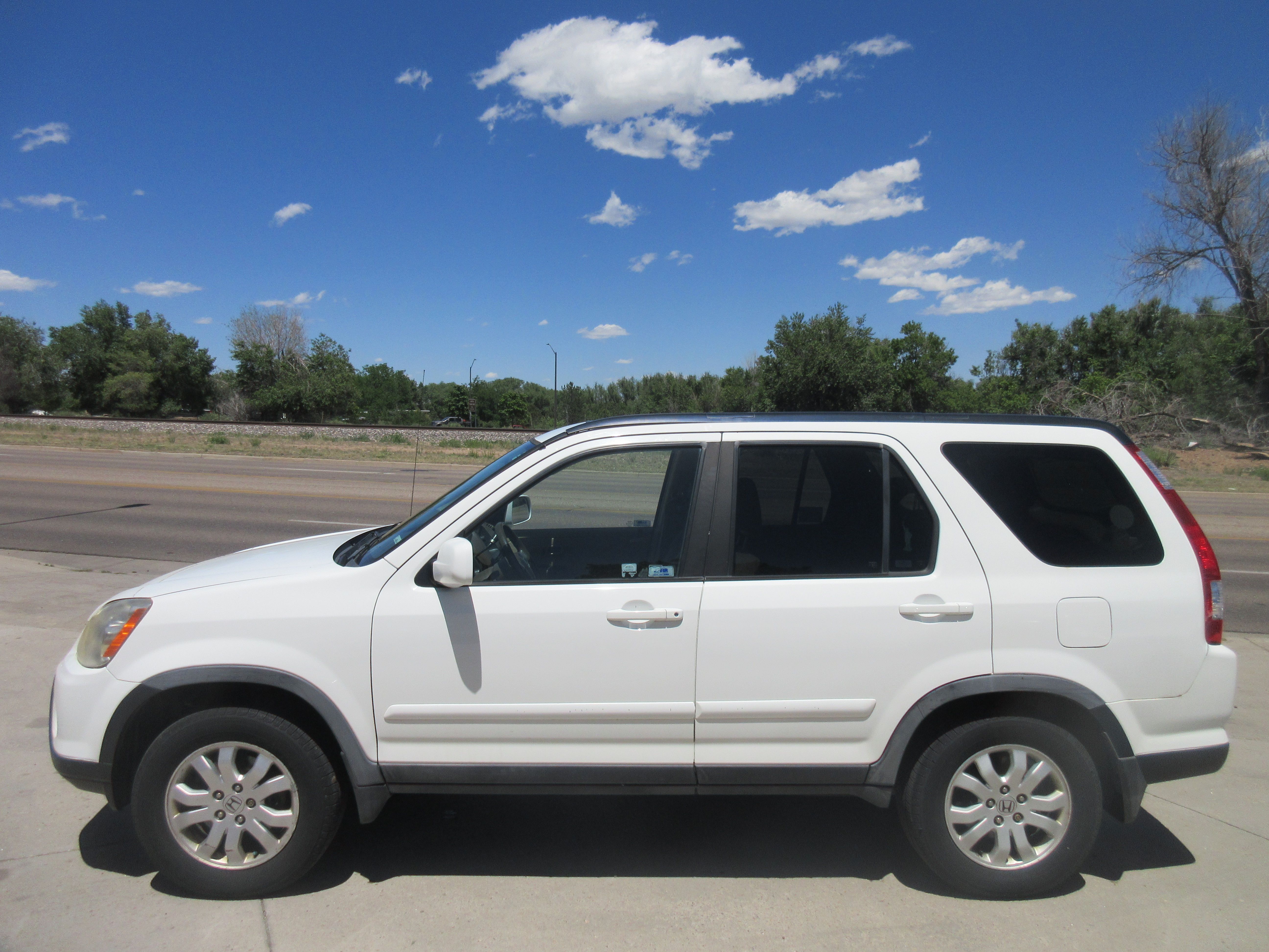 Used 2005 Honda CR-V 4WD SE image 1