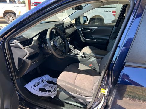 Used 2019 Toyota RAV4 XLE image 9