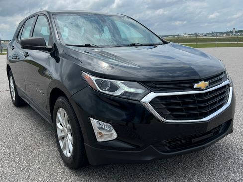 Used 2018 Chevrolet Equinox LS Sport Utility 4D FWD image 1