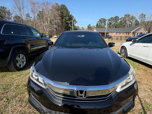 Used 2017 Honda Accord Sport Special Edition image 1