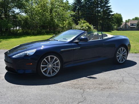 Used 2016 Aston Martin DB9 GT Volante RWD image 3