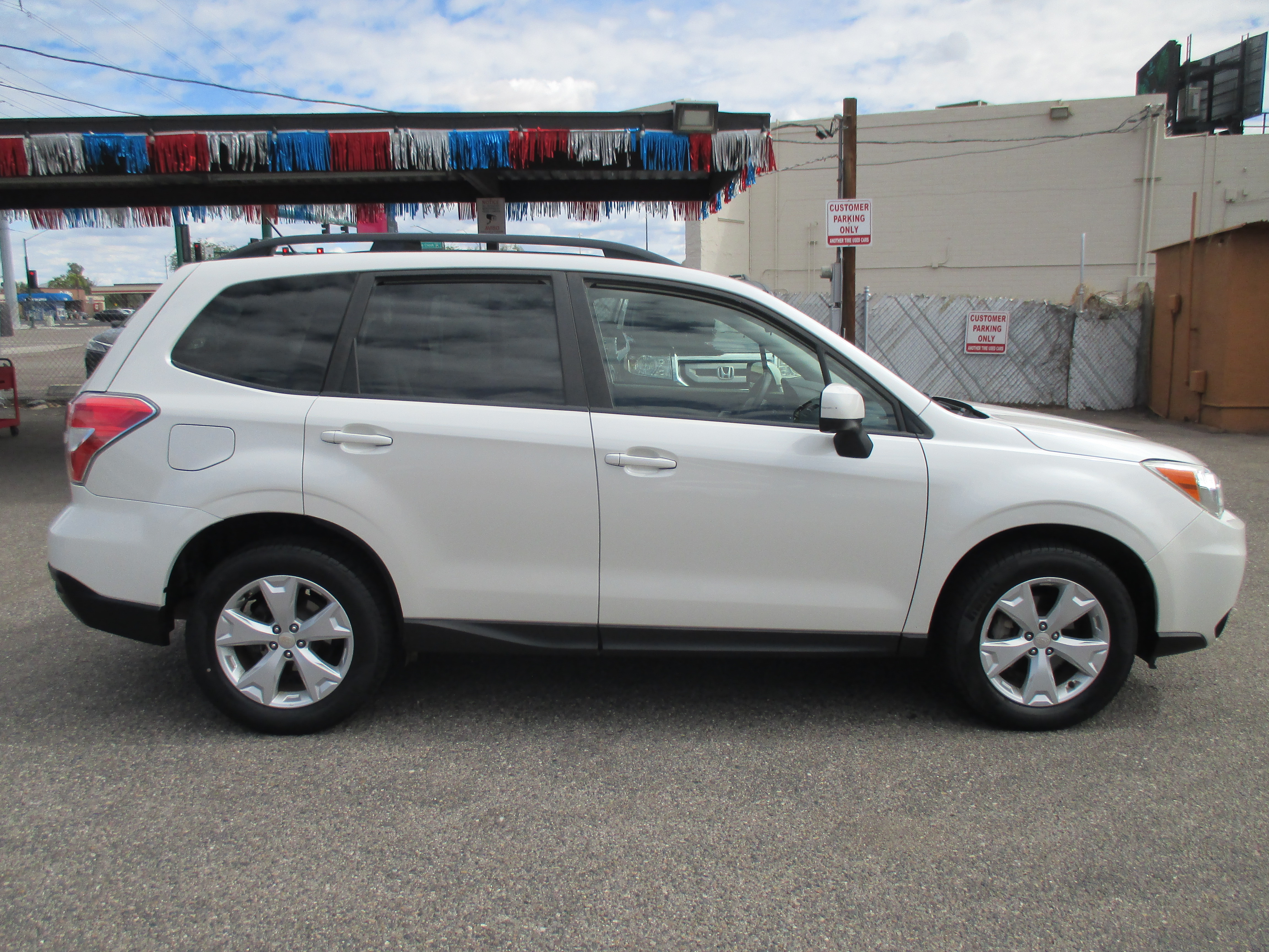 Used 2015 Subaru Forester 2.5i Premium AWD/4WD image 2