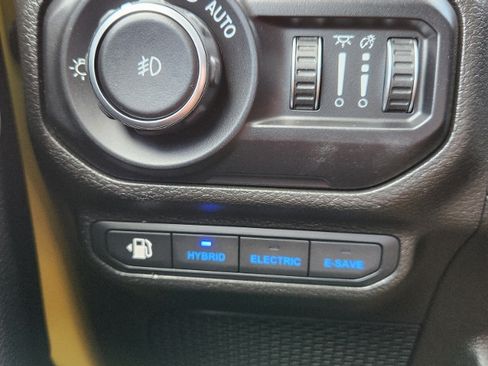 Used 2022 Jeep Wrangler 4xe Rubicon 20th Anniversary image 14