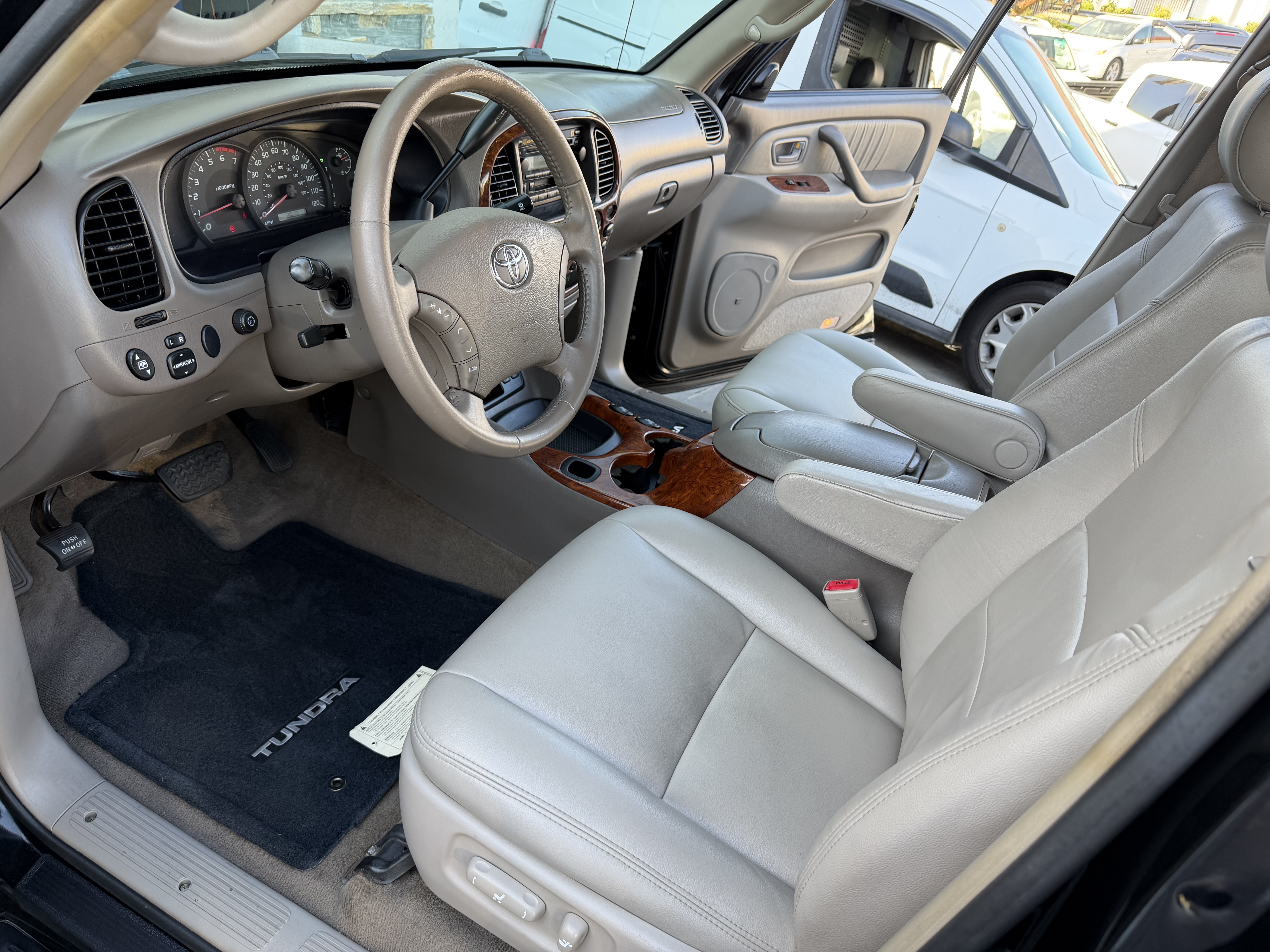 Used 2005 Toyota Tundra 4x4 Double Cab Limited image 18