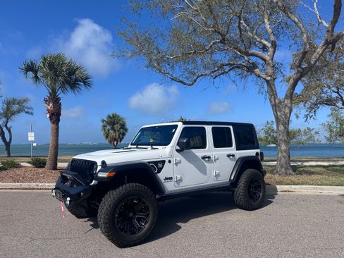 Used 2024 Jeep Wrangler 4WD Unlimited Sport image 6