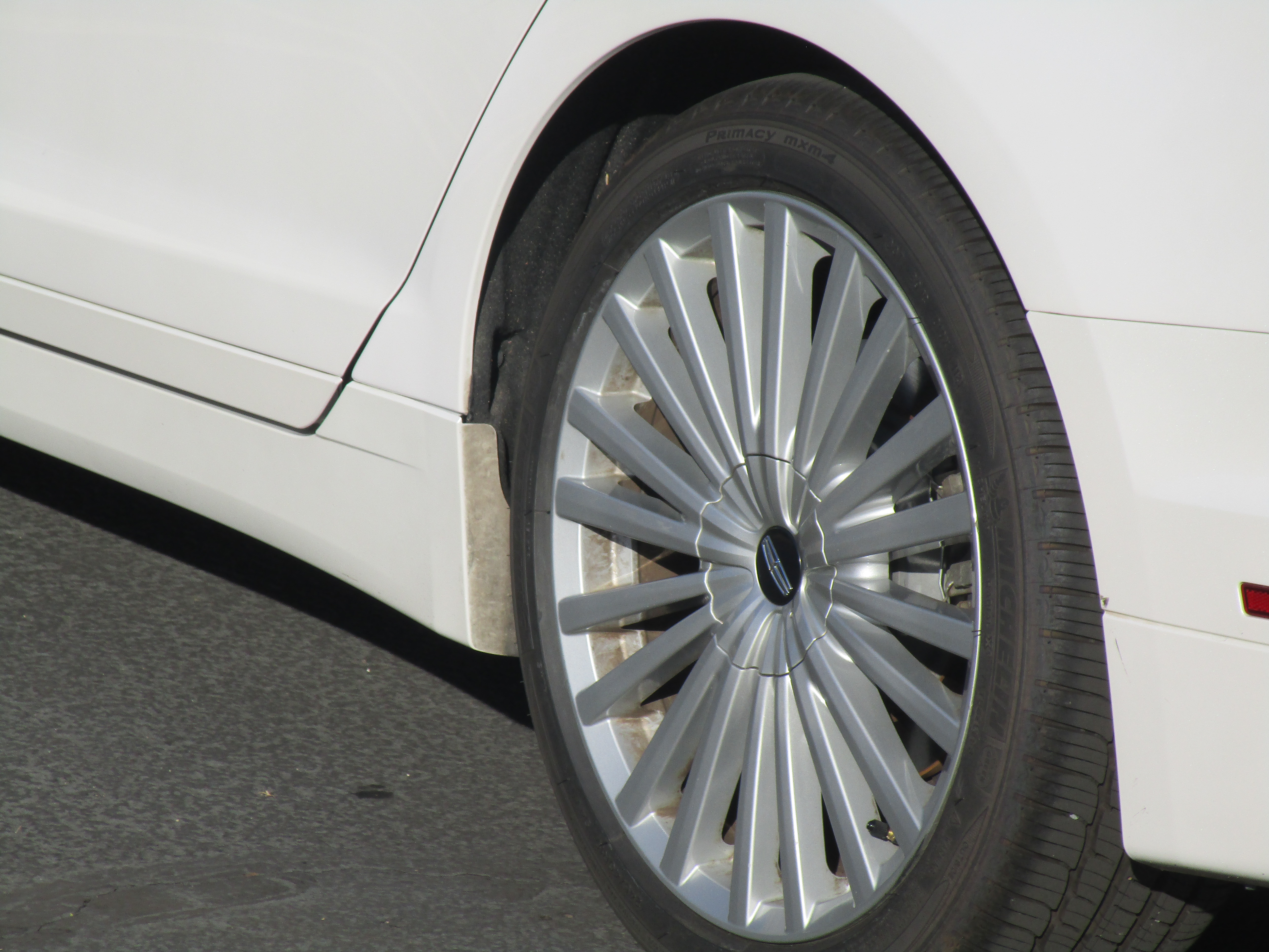 Used 2017 Lincoln MKZ Reserve FWD image 11