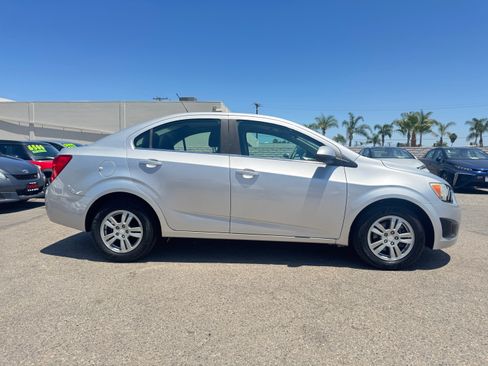 Used 2016 Chevrolet Sonic LT Sedan FWD image 10