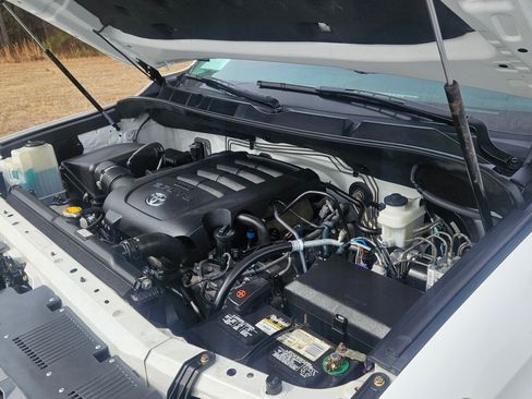 Used 2016 Toyota Tundra SR5 image 17