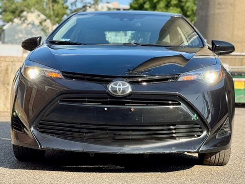Used 2018 Toyota Corolla image 8