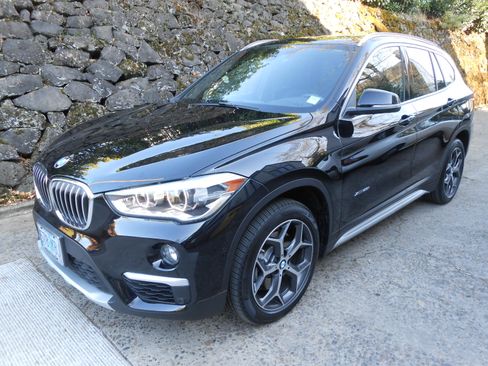 Used 2017 BMW X1 xDrive28i AWD/4WD image 2