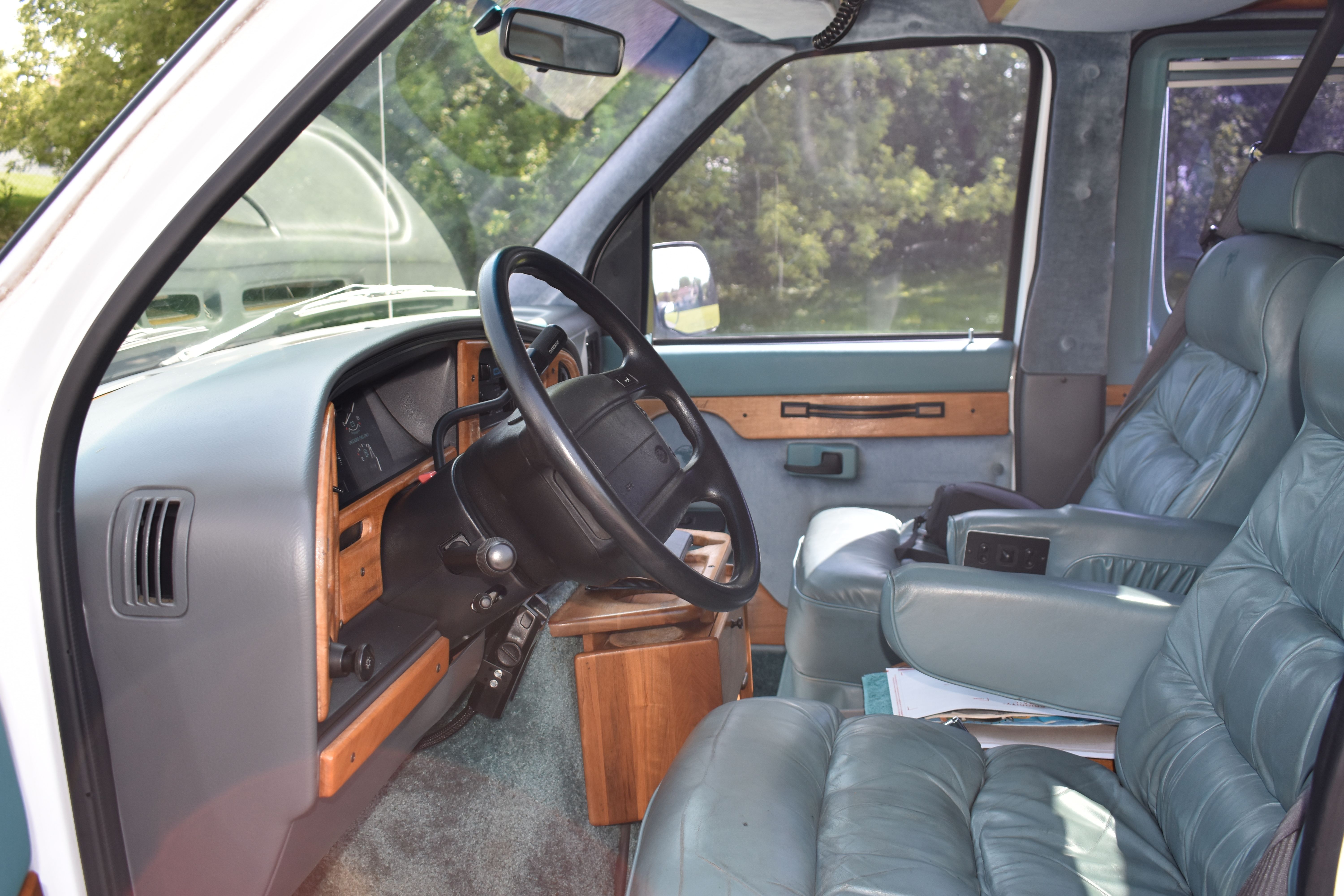 Used 1994 Ford E-150 and Econoline 150 Custom RWD image 28