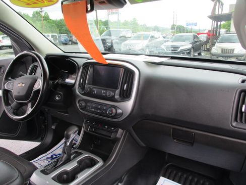 Used 2022 Chevrolet Colorado LT image 25