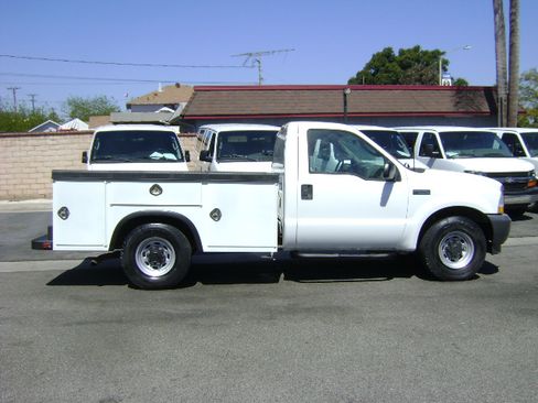 Used 2003 Ford F250 2WD Regular Cab Super Duty image 2