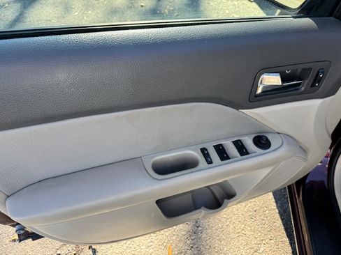 Used 2012 Ford Fusion SE image 7