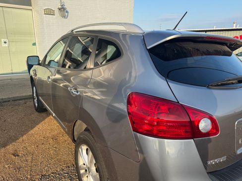 Used 2013 Nissan Rogue image 4