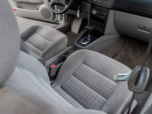 Used 2005 Volkswagen Jetta GLS TDI image 16