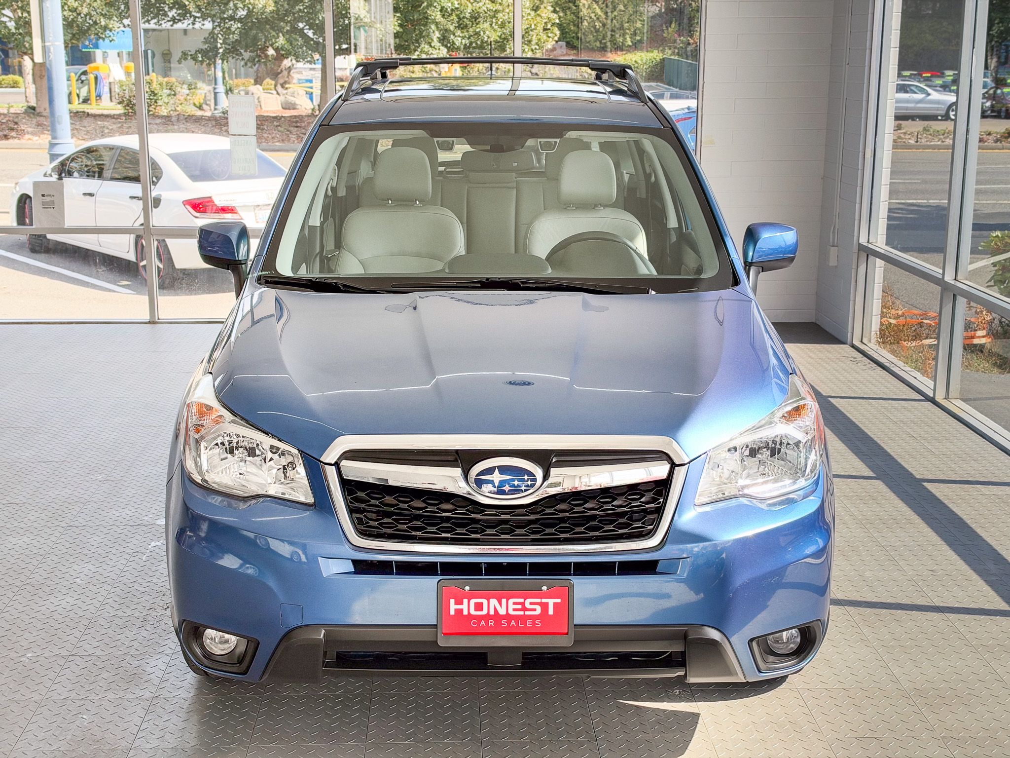 Used 2015 Subaru Forester 2.5i Limited AWD/4WD image 2