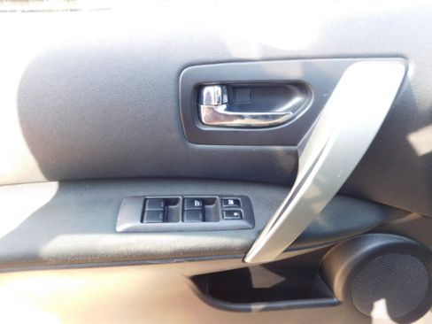 Used 2013 Nissan Rogue SV image 13