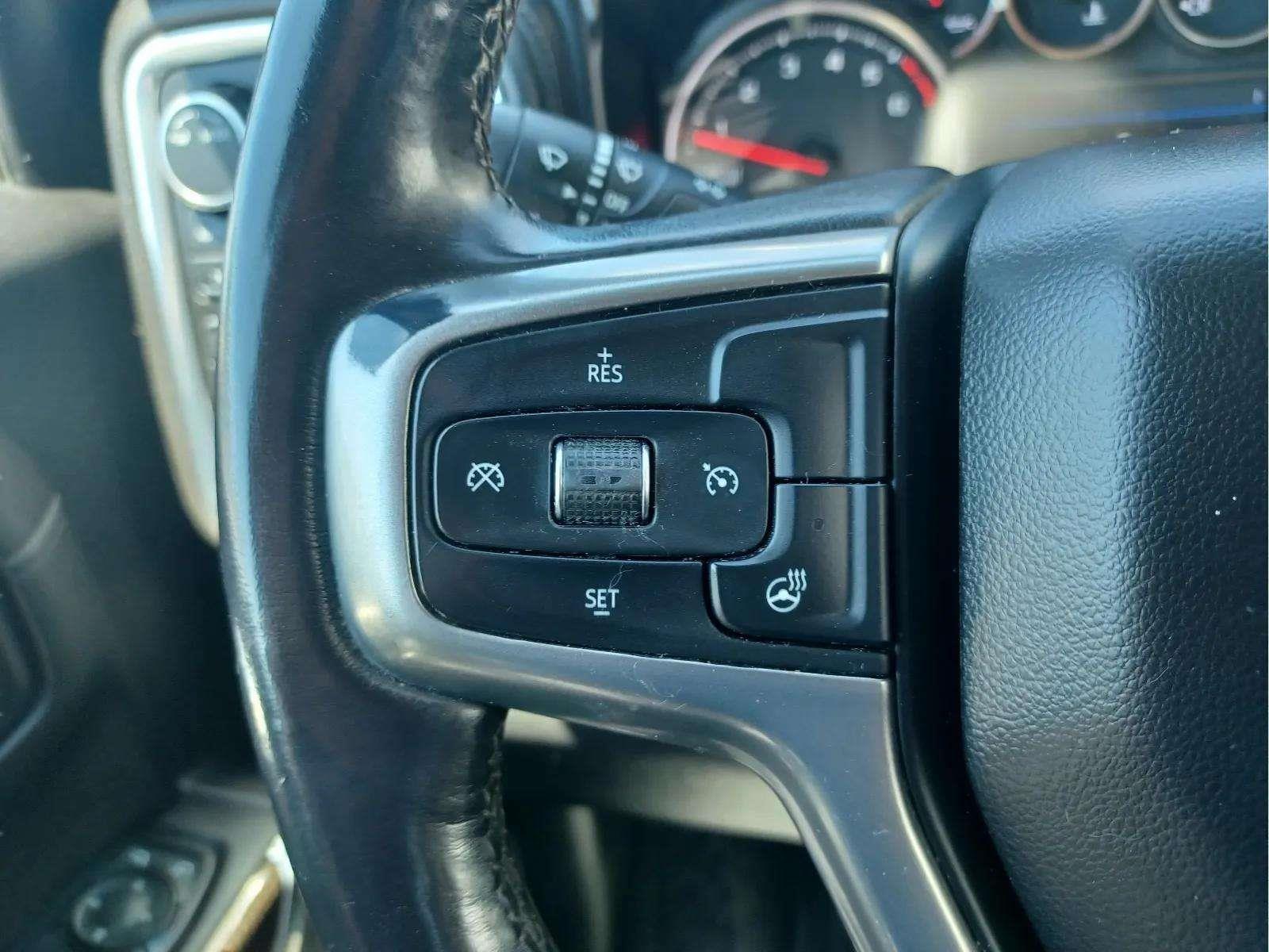 Used 2021 Chevrolet Silverado 1500 4x4 Crew Cab LT image 17