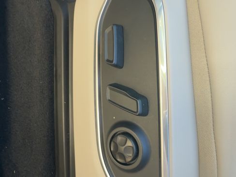 Used 2024 Jeep Wagoneer Series II image 16