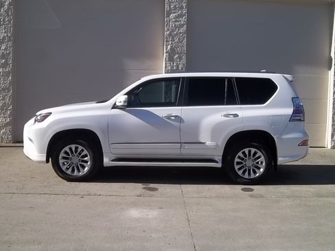 Used 2017 Lexus GX 460 Premium image 7