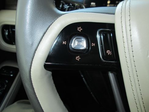 Used 2024 Lincoln Aviator Reserve RWD image 4