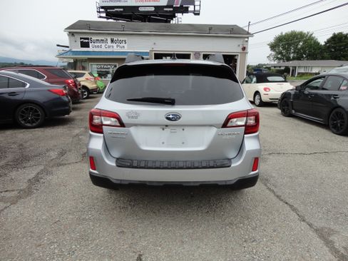 Used 2016 Subaru Outback 2.5i Limited AWD/4WD image 4