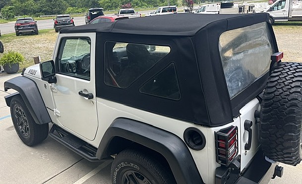 Used 2016 Jeep Wrangler 4WD Sport image 13