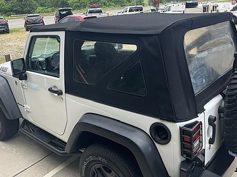 Used 2016 Jeep Wrangler 4WD Sport image 13