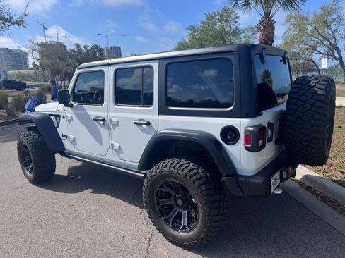 Used 2024 Jeep Wrangler 4WD Unlimited Sport image 16